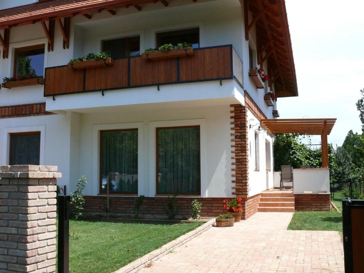 Sara Apartman Hévíz Екстериор снимка